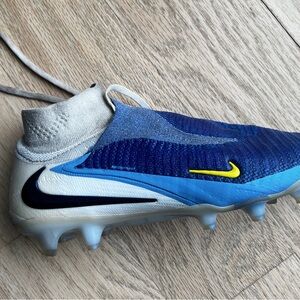 Nike Kids Blue and Yellow Slip-On Soccer Cleats Phantom Style $300